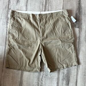 Old Navy NWT Lived in Straight Men’s shorts size 44
